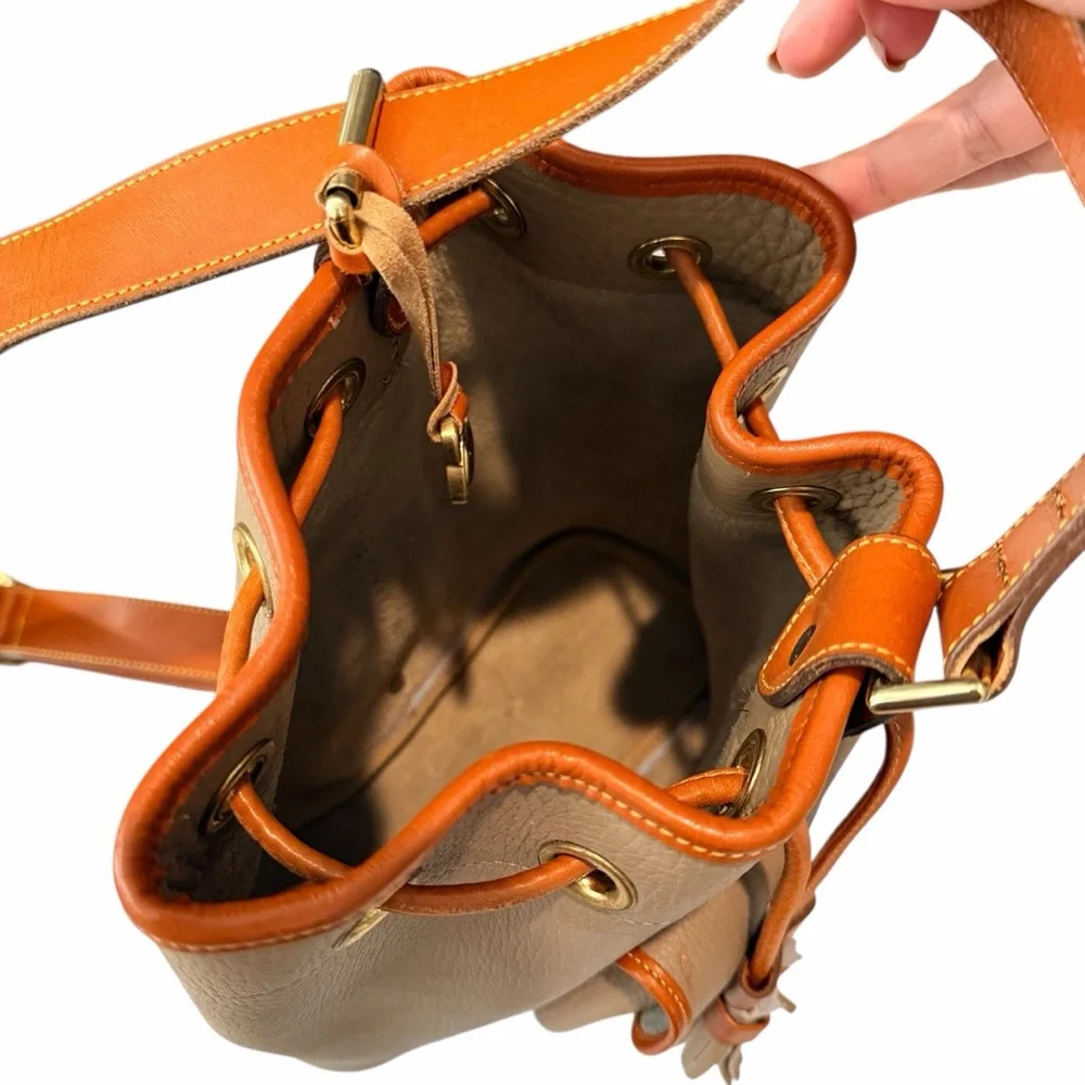 Vintage Dooney & Bourke AWL Bucket Bag Taupe Tan Leather Duck Logo Drawstring - Picture 11 of 13
